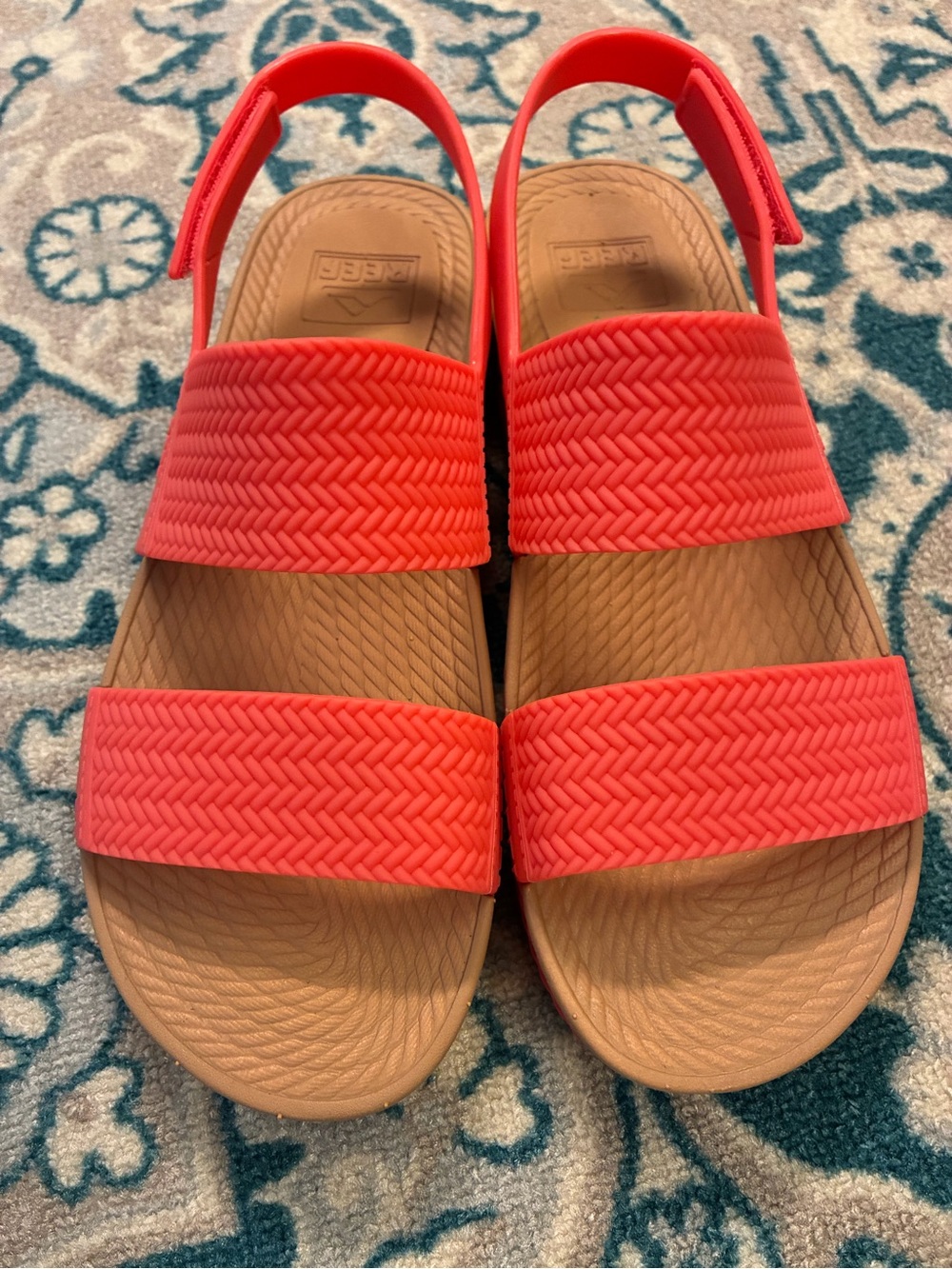 Reef Women’s Water Vista Coral Strap Sandals. Size 9. New without Tags.